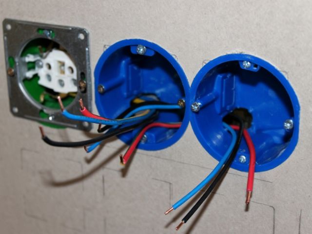 Установка подрозетников